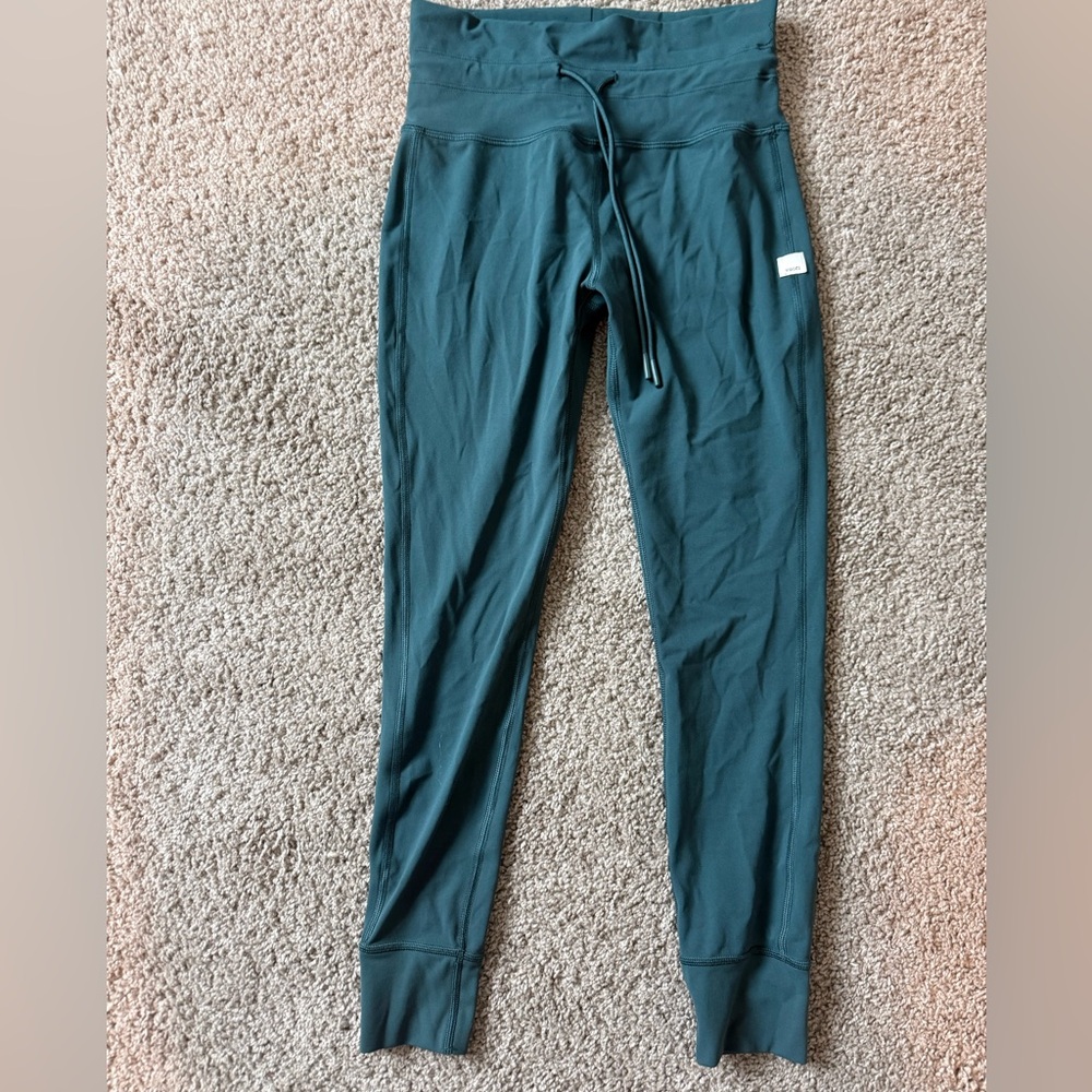 Vuori Emerald Green Activewear